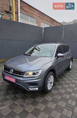 Внедорожник / Кроссовер Volkswagen Tiguan 2019 в Хмельницком