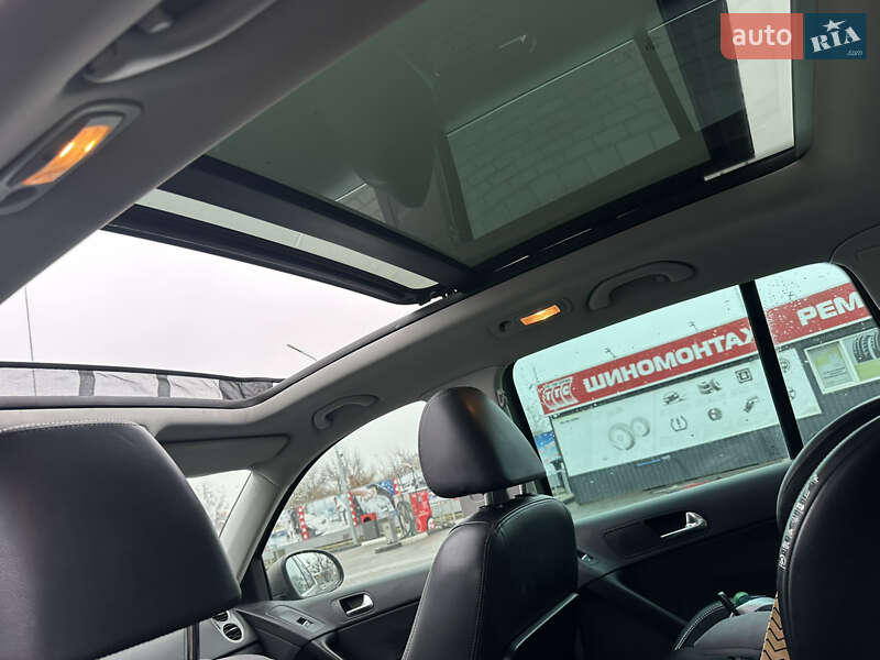 Позашляховик / Кросовер Volkswagen Tiguan 2011 в Києві