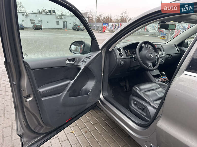 Позашляховик / Кросовер Volkswagen Tiguan 2011 в Києві