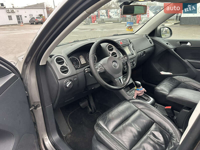 Позашляховик / Кросовер Volkswagen Tiguan 2011 в Києві