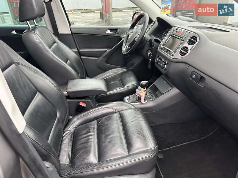 Позашляховик / Кросовер Volkswagen Tiguan 2011 в Києві
