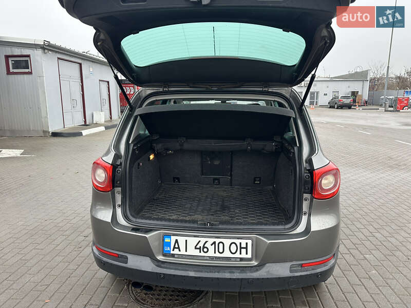 Позашляховик / Кросовер Volkswagen Tiguan 2011 в Києві