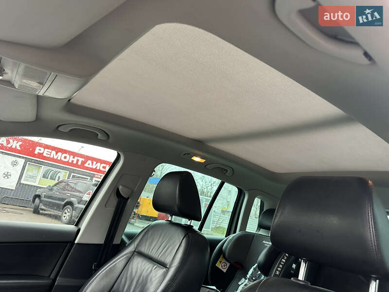 Позашляховик / Кросовер Volkswagen Tiguan 2011 в Києві