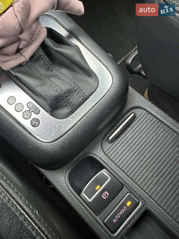 Позашляховик / Кросовер Volkswagen Tiguan 2011 в Києві