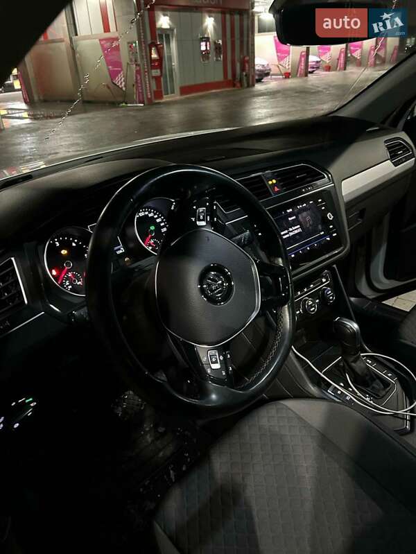 Позашляховик / Кросовер Volkswagen Tiguan 2020 в Хусті