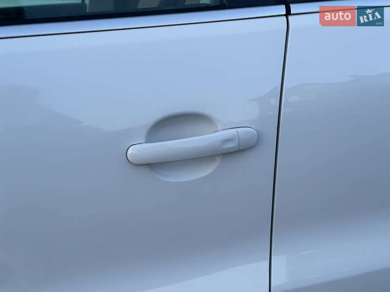 Внедорожник / Кроссовер Volkswagen Tiguan 2011 в Днепре