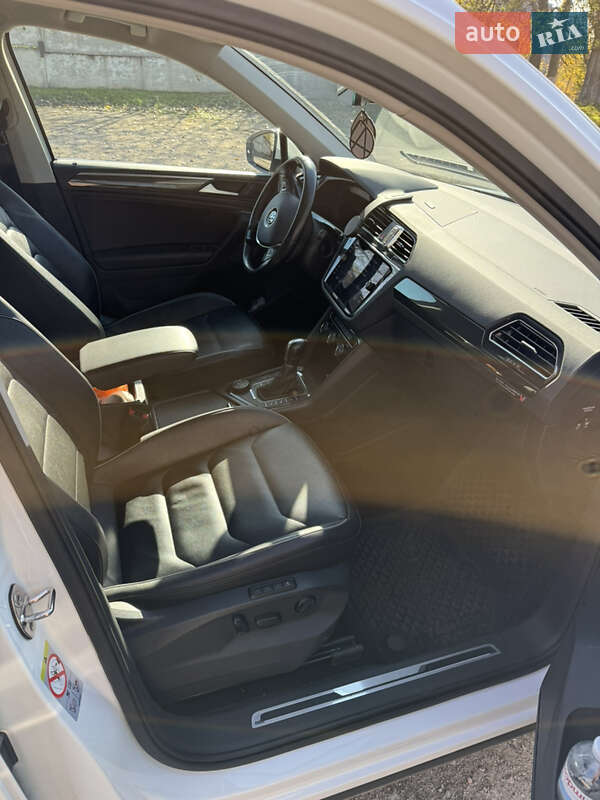Внедорожник / Кроссовер Volkswagen Tiguan 2018 в Николаеве