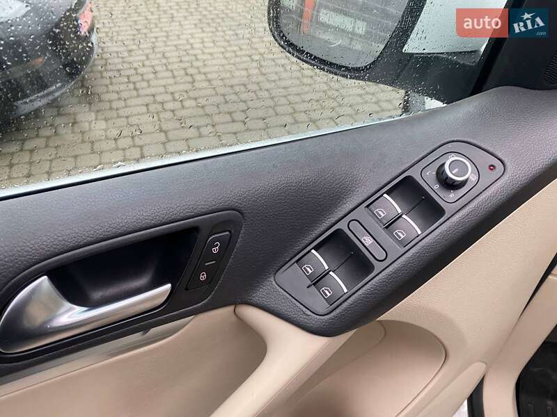 Внедорожник / Кроссовер Volkswagen Tiguan 2011 в Львове фото 12 Внедорожник / Кроссовер Volkswagen Tiguan 2011 в Львове