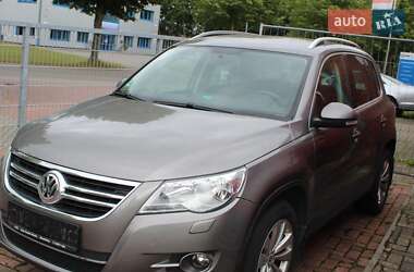 Внедорожник / Кроссовер Volkswagen Tiguan 2010 в Луцке