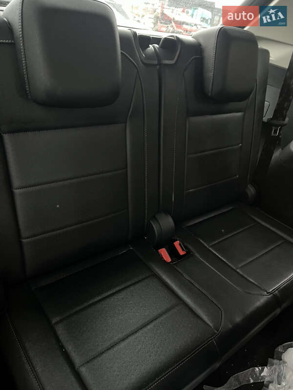 Внедорожник / Кроссовер Volkswagen Tiguan 2019 в Львове