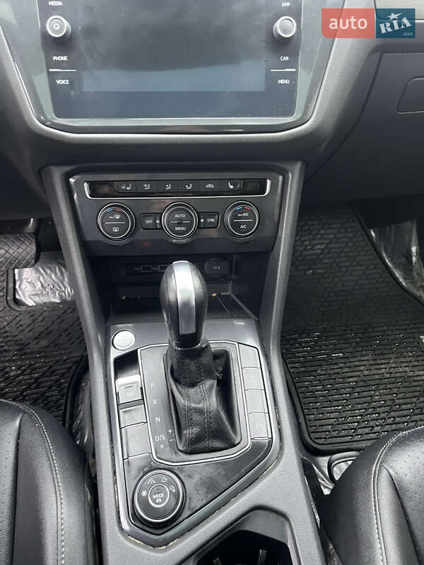 Внедорожник / Кроссовер Volkswagen Tiguan 2019 в Львове