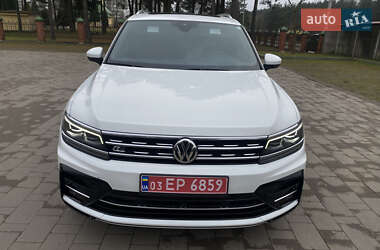 Внедорожник / Кроссовер Volkswagen Tiguan 2018 в Новояворовске