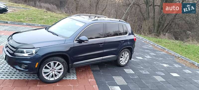 Внедорожник / Кроссовер Volkswagen Tiguan 2011 в Буче