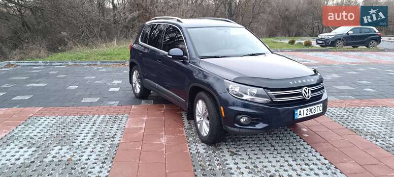 Внедорожник / Кроссовер Volkswagen Tiguan 2011 в Буче