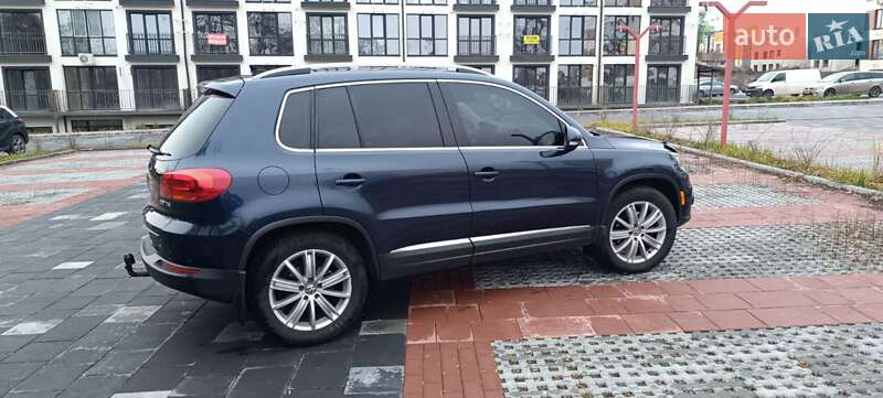 Внедорожник / Кроссовер Volkswagen Tiguan 2011 в Буче