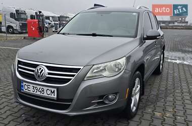 Позашляховик / Кросовер Volkswagen Tiguan 2010 в Чернівцях