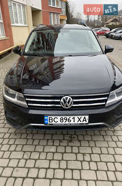 Позашляховик / Кросовер Volkswagen Tiguan 2017 в Львові