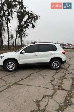 Позашляховик / Кросовер Volkswagen Tiguan 2016 в Полтаві