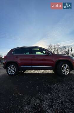 Позашляховик / Кросовер Volkswagen Tiguan 2011 в Ужгороді