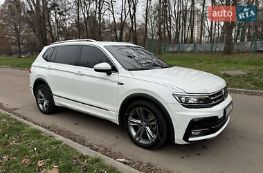 Внедорожник / Кроссовер Volkswagen Tiguan 2017 в Киеве