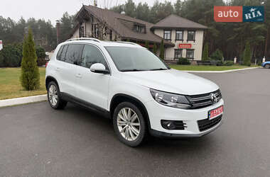 Позашляховик / Кросовер Volkswagen Tiguan 2015 в Києві