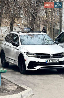 Внедорожник / Кроссовер Volkswagen Tiguan 2022 в Киеве