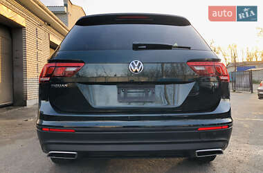 Внедорожник / Кроссовер Volkswagen Tiguan 2018 в Ирпене
