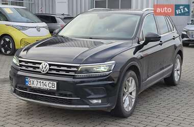 Внедорожник / Кроссовер Volkswagen Tiguan 2017 в Хмельницком
