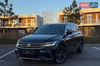 Внедорожник / Кроссовер Volkswagen Tiguan 2021 в Киеве