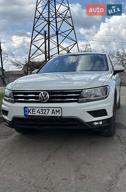 Внедорожник / Кроссовер Volkswagen Tiguan 2017 в Кривом Роге