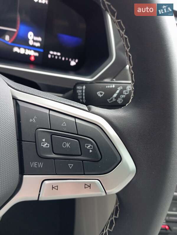 Внедорожник / Кроссовер Volkswagen Tiguan 2023 в Киеве