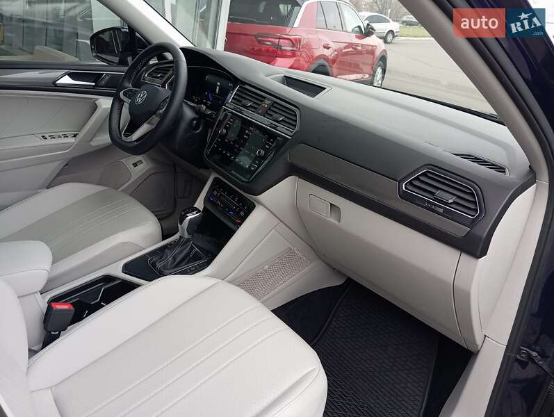 Внедорожник / Кроссовер Volkswagen Tiguan 2023 в Киеве