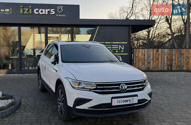 Внедорожник / Кроссовер Volkswagen Tiguan 2021 в Львове