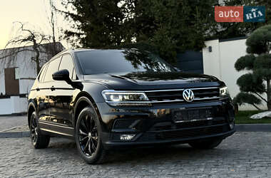 Внедорожник / Кроссовер Volkswagen Tiguan 2018 в Львове