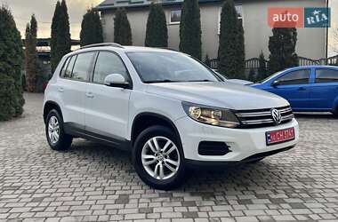 Позашляховик / Кросовер Volkswagen Tiguan 2016 в Золочеві