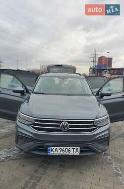 Позашляховик / Кросовер Volkswagen Tiguan 2022 в Києві