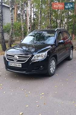 Внедорожник / Кроссовер Volkswagen Tiguan 2007 в Иршанске