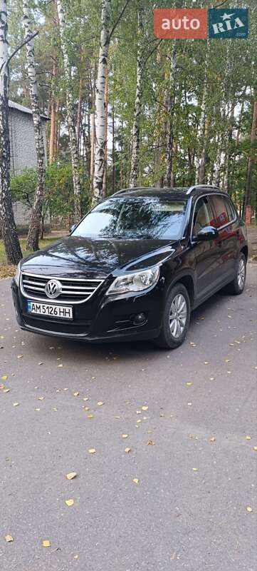 Внедорожник / Кроссовер Volkswagen Tiguan 2007 в Иршанске