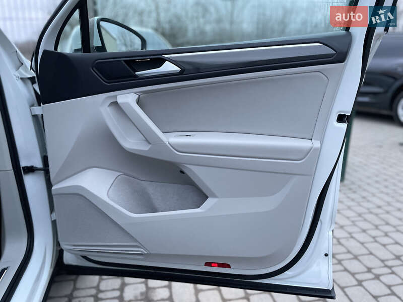 Внедорожник / Кроссовер Volkswagen Tiguan 2019 в Бердичеве