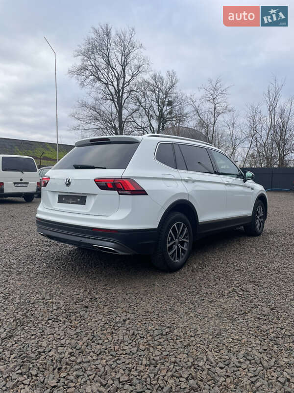 Внедорожник / Кроссовер Volkswagen Tiguan 2018 в Коростене