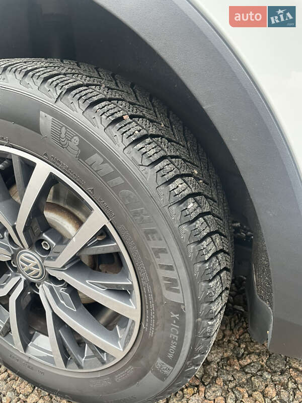 Внедорожник / Кроссовер Volkswagen Tiguan 2018 в Коростене