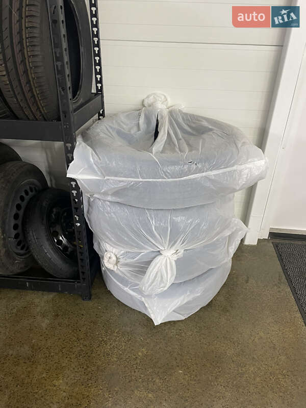 Внедорожник / Кроссовер Volkswagen Tiguan 2018 в Коростене