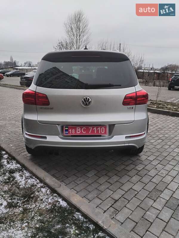 Внедорожник / Кроссовер Volkswagen Tiguan 2016 в Полтаве