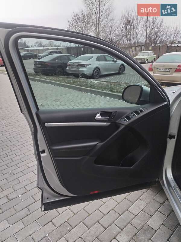 Внедорожник / Кроссовер Volkswagen Tiguan 2016 в Полтаве