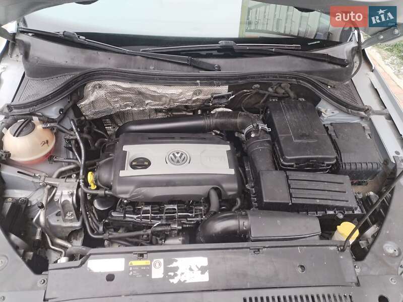 Внедорожник / Кроссовер Volkswagen Tiguan 2016 в Полтаве
