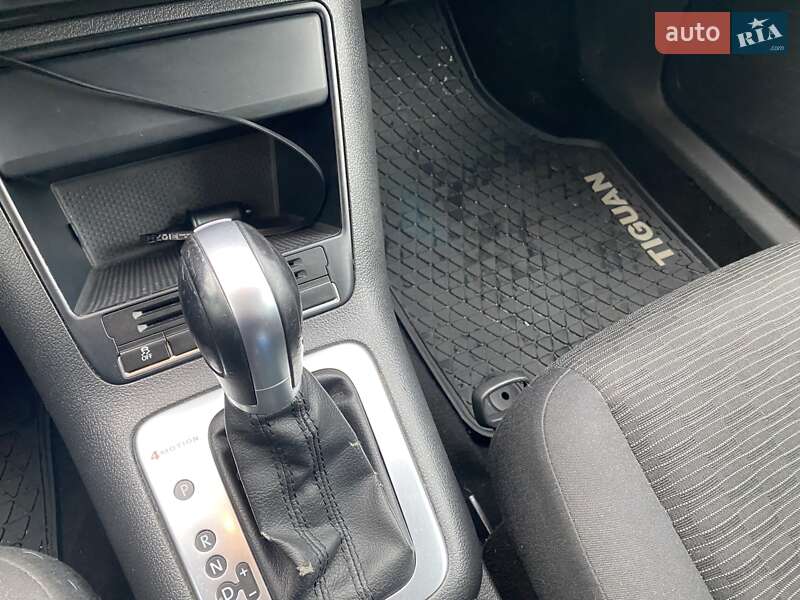 Внедорожник / Кроссовер Volkswagen Tiguan 2014 в Львове