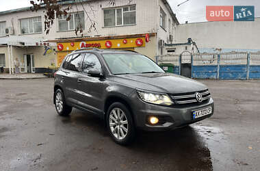 Внедорожник / Кроссовер Volkswagen Tiguan 2012 в Харькове