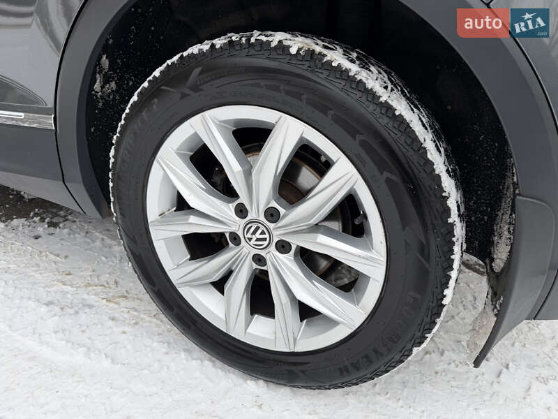 Внедорожник / Кроссовер Volkswagen Tiguan 2019 в Харькове