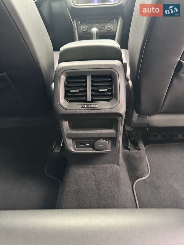 Внедорожник / Кроссовер Volkswagen Tiguan 2018 в Новом Роздоле