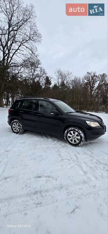Внедорожник / Кроссовер Volkswagen Tiguan 2009 в Кролевце